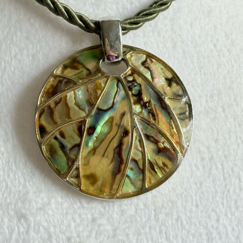 🐚 Cookie Lee Genuine Abalone Shell Pendant Necklace